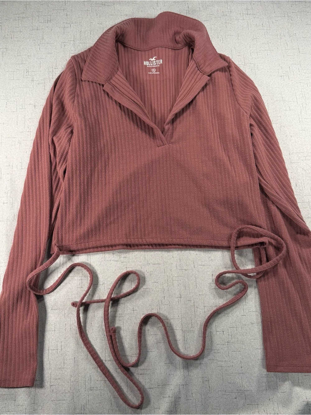 Hollister Women's Rose Ribbed Cropped Tie-Waist Top